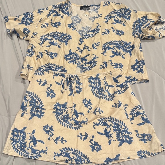 Vici Dresses & Skirts - Vici Blue and Cream Floral Two-Piece Skirt Set SIZE M NWOT